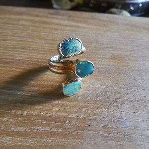 Gorgeous adjustable 3-stone ring